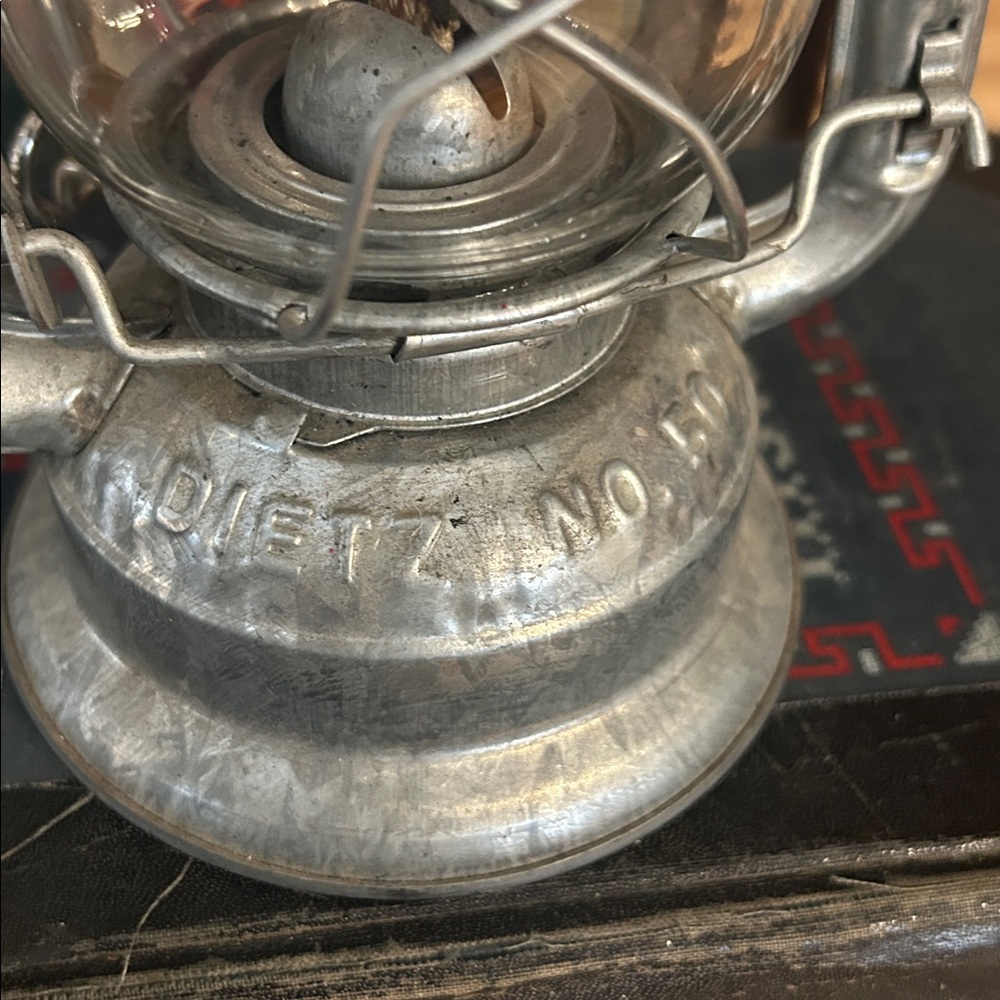 VINTAGE Dietz No. 50 Comet Lantern - Picture 6 of 11